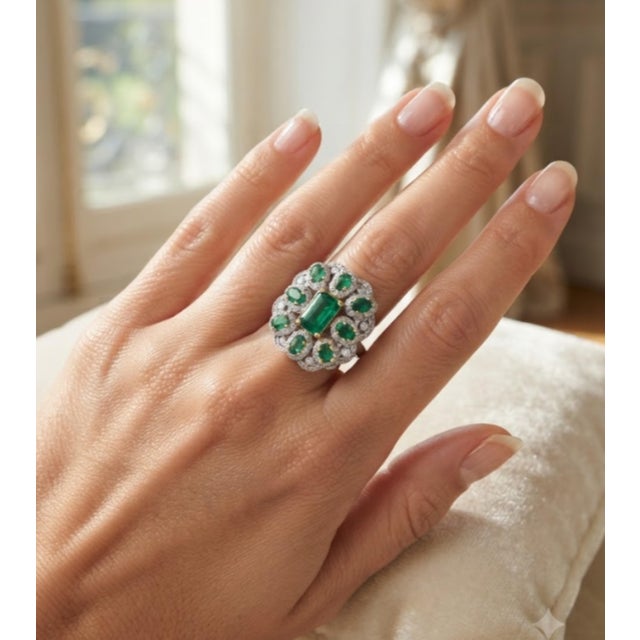 Metal Natural Emerald & Diamond Ring in 18k Gold For Sale - Image 7 of 7