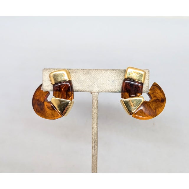 1980s Vintage 1984 Signed Napier Goldtone Faux-Tortoise Clip Earrings-2 Pieces For Sale - Image 5 of 8