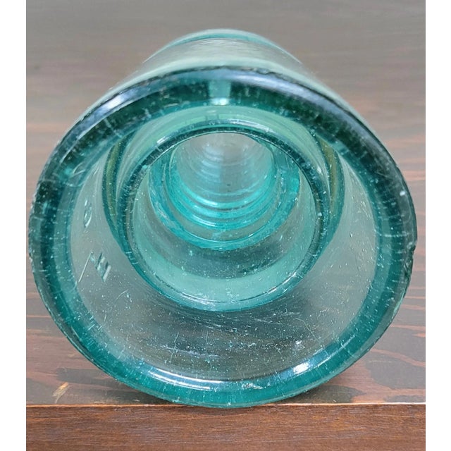 Early 20th Century Vintage Aqua or Teal Glass h.g. Co. Insulator For Sale - Image 5 of 9