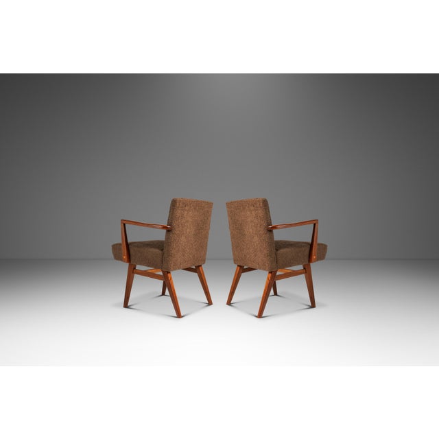 Mid-Century Modern Set of Four (4) Rare Mid-Century Modern Model C-108 Armchairs in Walnut & Brown Bouclé Attributed to Jens Risom for Jens Risom Design, Usa, C. 1950s For Sale - Image 3 of 17