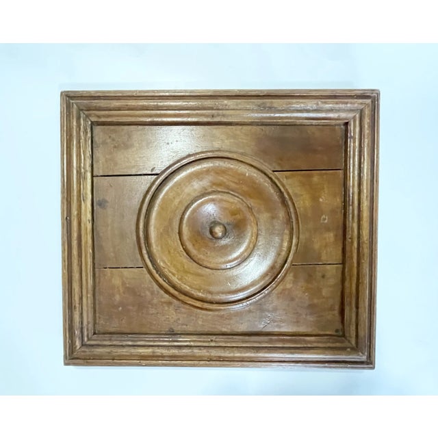 Early 20th Century wood storage box. A four-legged turned wood box with removed lid. Lined with green patterned paper.