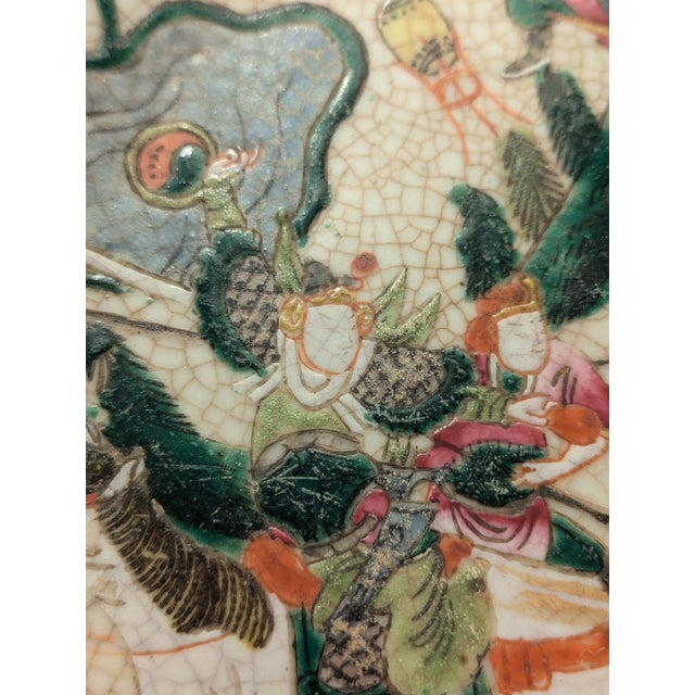 1900 - 1909 Antique Chinese Crackle Glaze Charger | Nezha Battle Scene | Famille Verte | Late Qing Dynasty c.1880–1920 For Sale - Image 5 of 12