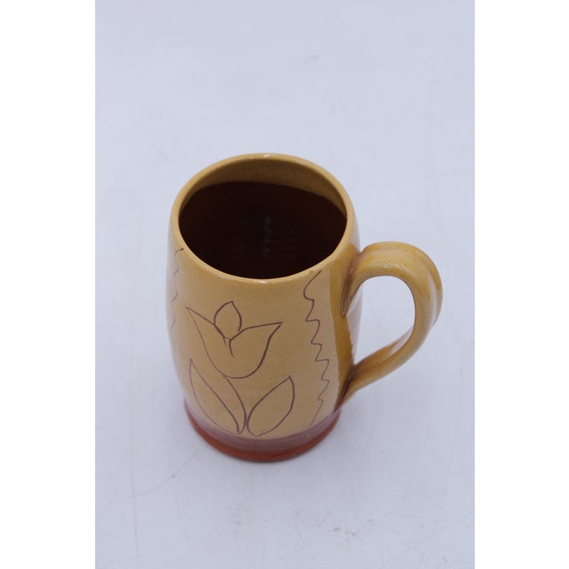 1980s Williamsburg Mugs With Scratch Flower Design Stamped - Set of Three For Sale - Image 11 of 13