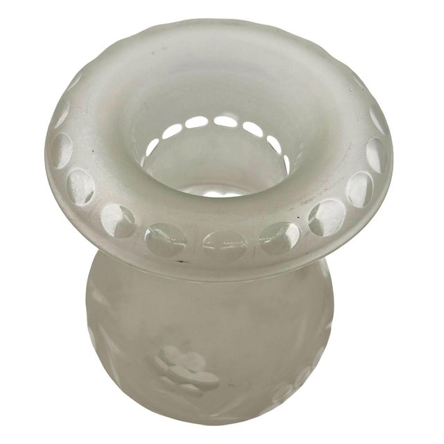 1950s 1950s Victorian Frosted Wheel Cut Floral Glass Oil Lamp Hurricane Fluted Shade For Sale - Image 5 of 7