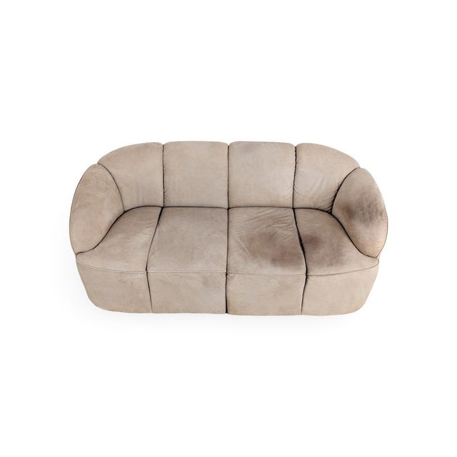 We are offering a beautiful and extremely rare two-seater sofa from the premium German manufacturer Walter Knoll, dating...