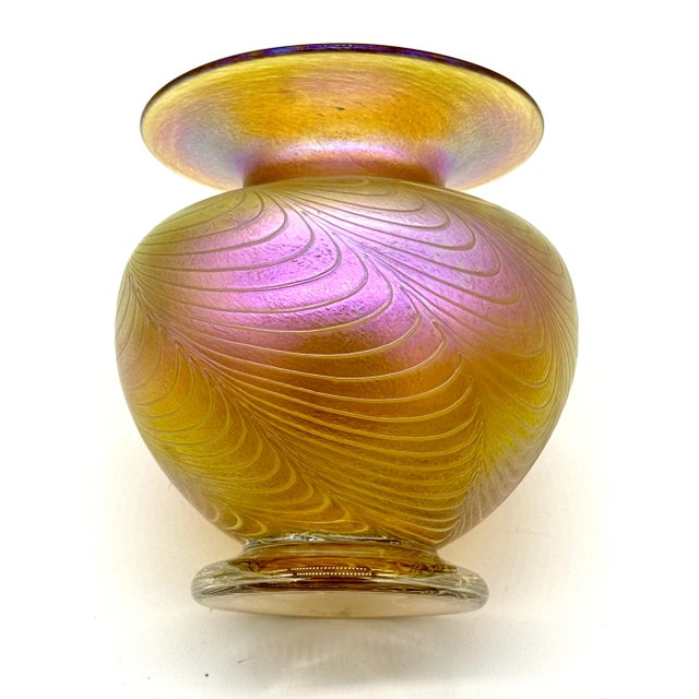 Vintage Signed Robert Held Gold Iridescent Pulled Feather Glass Vase Hints of Lavender For Sale - Image 4 of 7