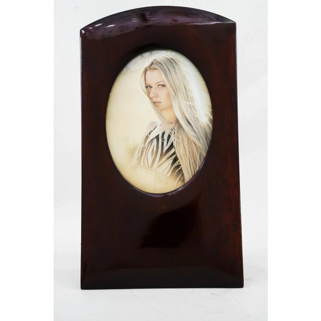 Art Deco Italian Nutwood Picture Frame with Rounded Glass, 1920s For Sale - Image 3 of 9