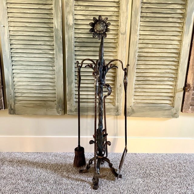 Sunflower Arts & Crafts Wrought Iron Fireplace Hearth Set Hand Forged 1900s For Sale In Cincinnati - Image 6 of 15