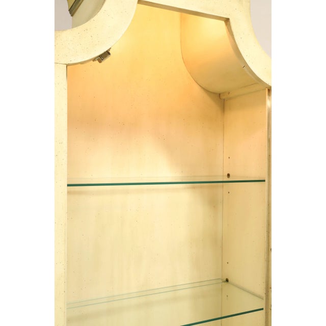Thomasville 1960's Neoclassical Painted Curio Display Cabinet For Sale - Image 9 of 12