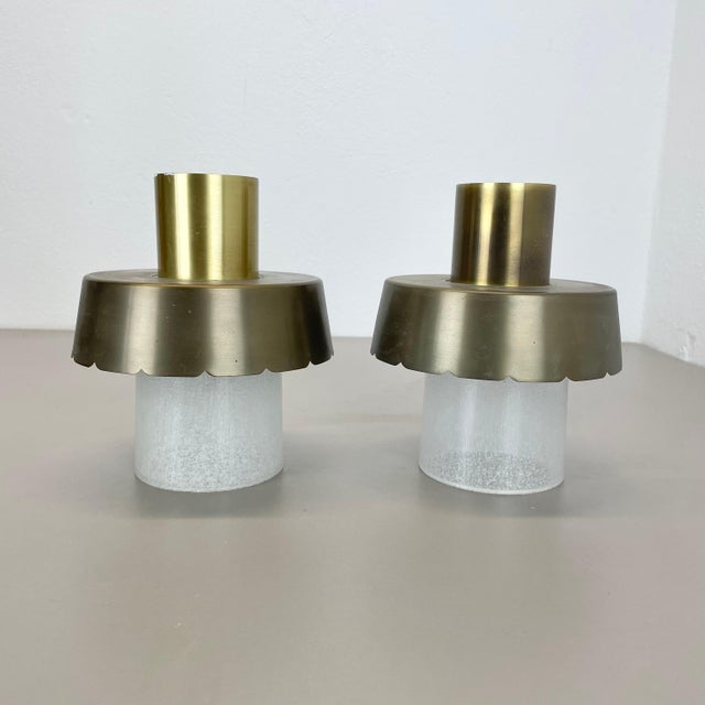 Article: Set of two ceiling lights Origin: Italy Age: 1970s This set of two modernist vintage lights was produced in Italy...