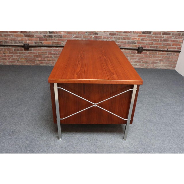 Johannes Hansen Danish Modern "Kontour" Steel and Teak Executive Desk by Hans Wegner For Sale - Image 4 of 18