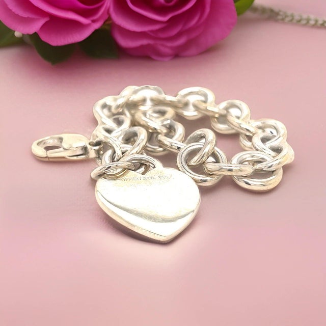 1990s Tiffany & Co Estate Heart Bracelet 7.5" Sterling Silver For Sale - Image 11 of 15