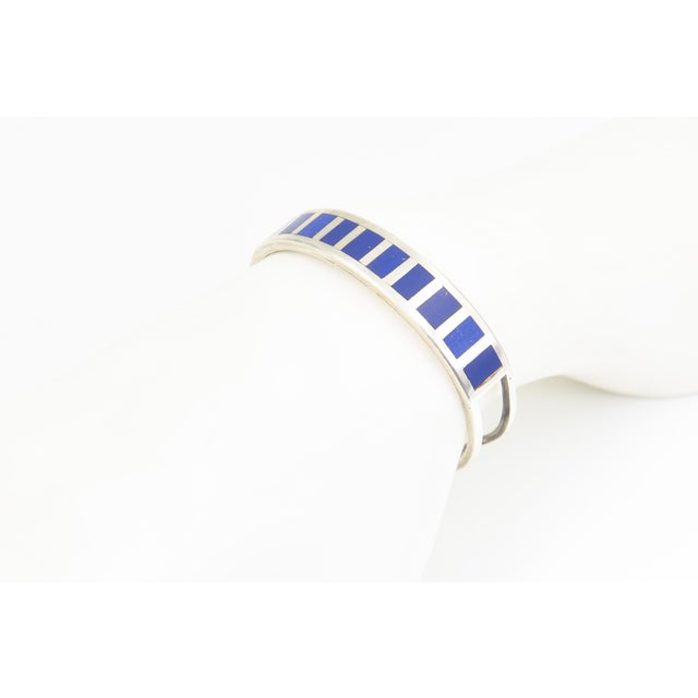 Silver Late 20th Century Geometric Sterling Silver and Lapis Lazuli Inlay Cuff Bracelet For Sale - Image 8 of 9