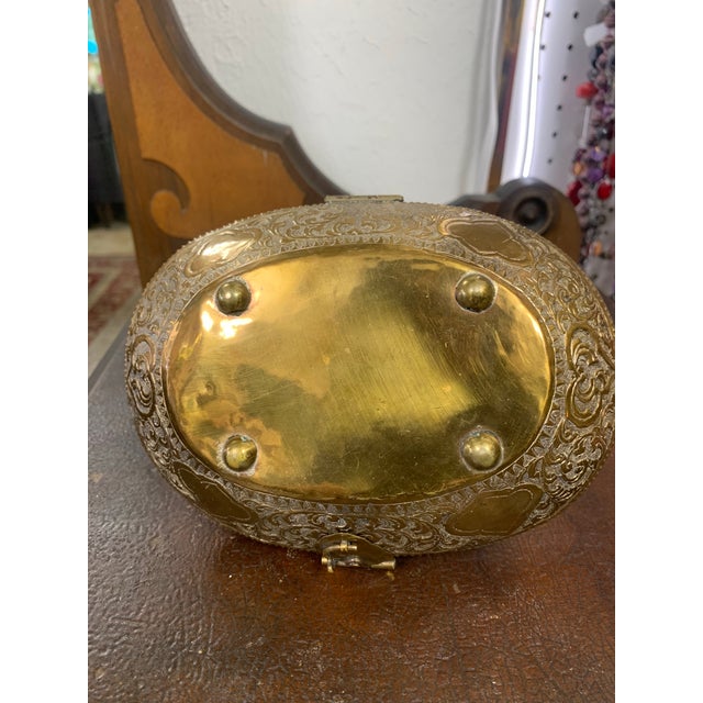 Brass Vintage Ornate Brass Evening Bag / Vanity Purse | Engraved Metal Handbag For Sale - Image 8 of 10