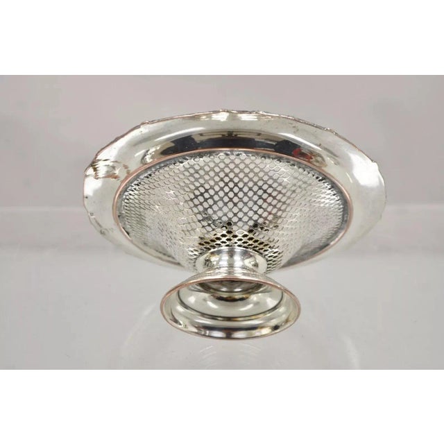 Early 20th Century English Edwardian Silver Plated Wreath Design Small Mesh Basket Candy Dish -Pair For Sale - Image 10 of 11