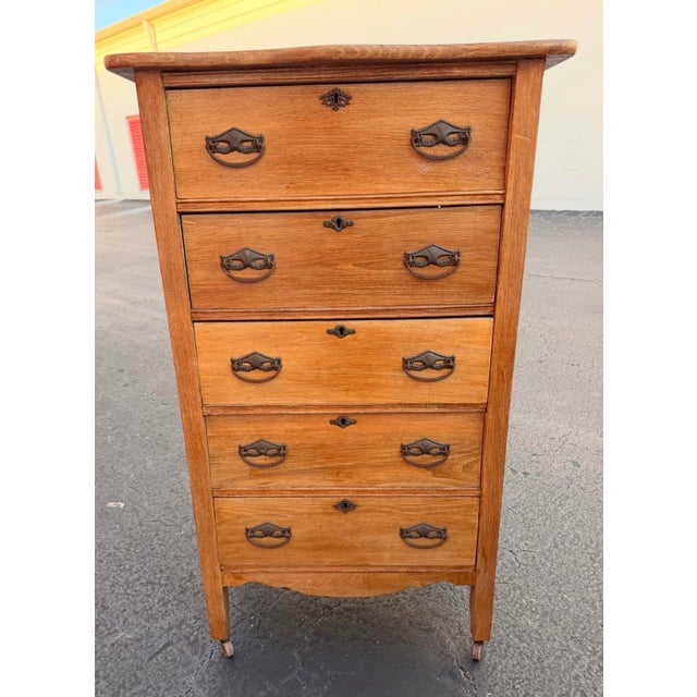 1920s Antique American Tiger Oak Tall Chest Dresser on Casters in the Style of Ralph Lauren For Sale - Image 11 of 11