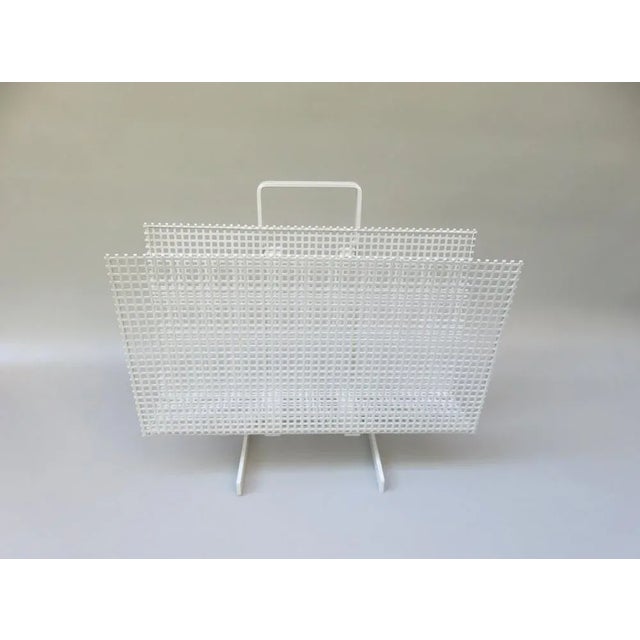 White Powder-Coated Metal Magazine Rack, 1970s For Sale - Image 4 of 14