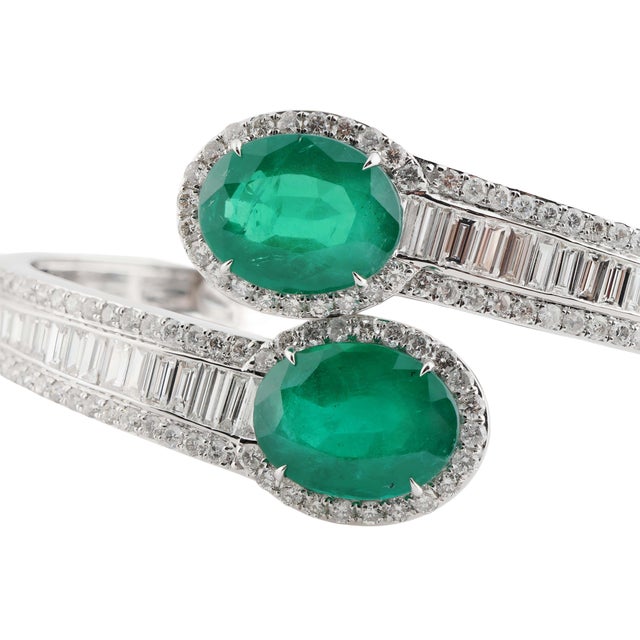 Natural Zambian Emerald high quality diamond Bracelet in 18k gold For Sale - Image 18 of 18