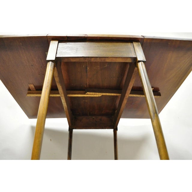 Antique American Colonial Cherry Wood Slender Leg Pembroke Lamp Side End Table For Sale - Image 10 of 12