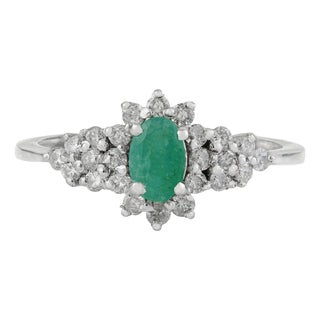 Diamond Studded Regal Natural Emerald Wedding & Engagement Cocktail Ring Size 8 For Sale