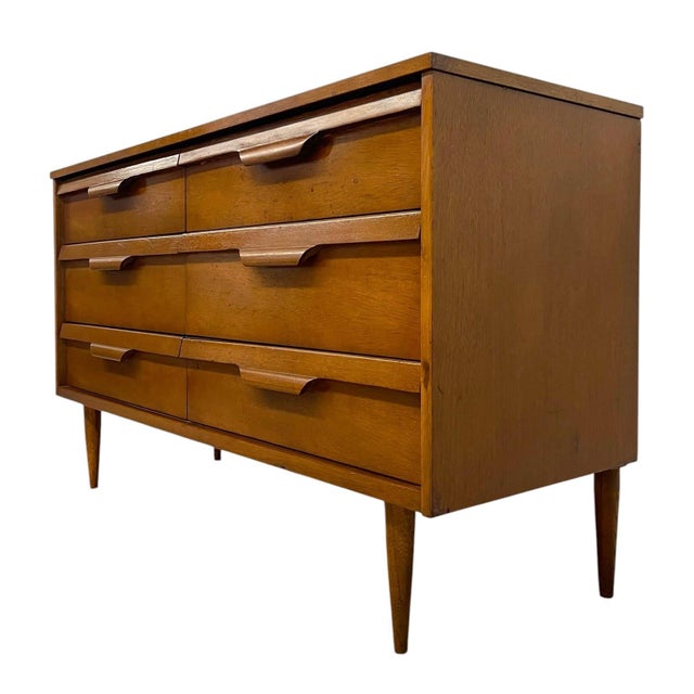 Bassett Vintage Mid Century Modern 6-Drawer Dresser by Bassett Furniture, Tapered Legs, Dovetail Construction For Sale - Image 4 of 8
