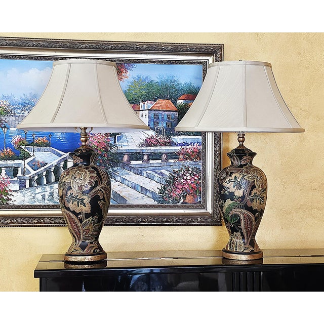 English Pair of Bradburn Gallery Hand-Painted Floral Ceramic Table Lamps With Shades For Sale - Image 3 of 18