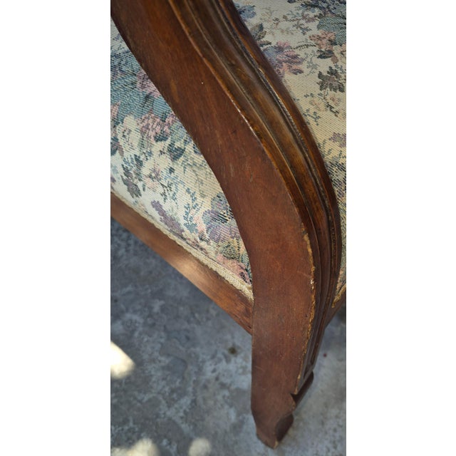Mid 20th Century Victorian-Style Channel-Tufted Settee For Sale In Palm Springs - Image 6 of 14