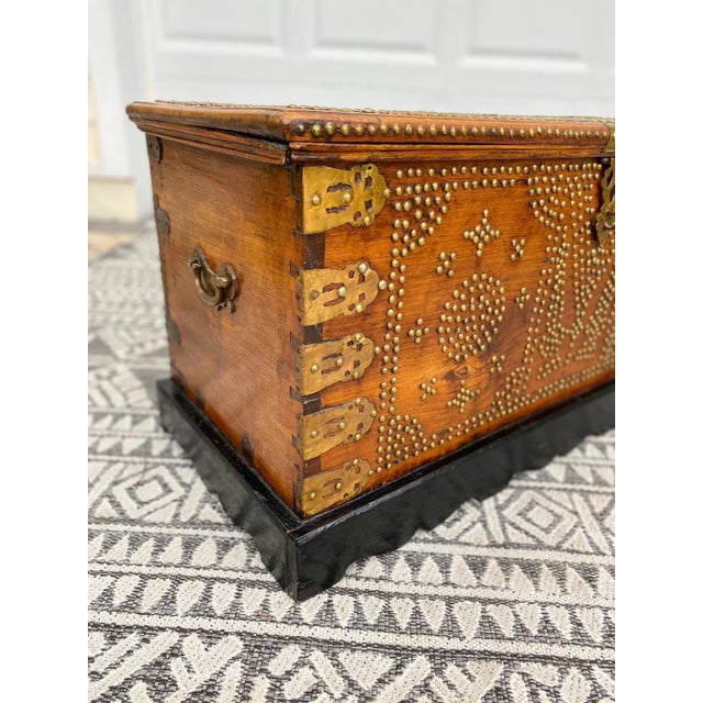 Wood Antique 19th Century Zanzibar Chest in Teak Wood With Brass Overlay and Studs For Sale - Image 7 of 13