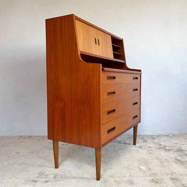 Teak Bureau with Writing Surface and Vanity Drawer from Illums Bolighus, 1960s For Sale - Image 9 of 18