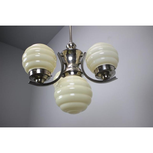Vintage Art Deco Chrome Chandelier with Champagne Ribbed Glass Globes, 1930s For Sale - Image 3 of 16
