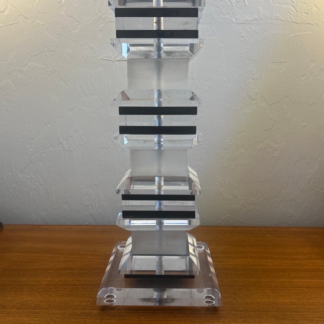 Mid-Century Modern 1970s Karl Springer Stacked Lucite Table Lamp For Sale - Image 3 of 10