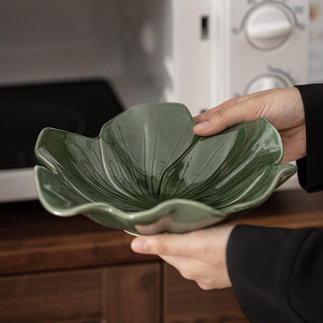2020s Green Petal-Shaped Fruit Dish – Pair For Sale - Image 5 of 7
