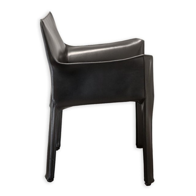 Late 20th Century Set of 4 Mario Bellini for Cassina Cab 413 Black Leather Modern Dining Armchairs For Sale - Image 5 of 11