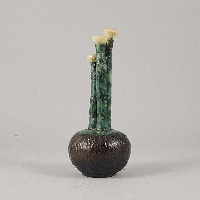 A rare decorative, stand out piece, tulip vase in ceramic, by Arne Säfström, Scandinavian Modern mid1900s. Beautiful mix...