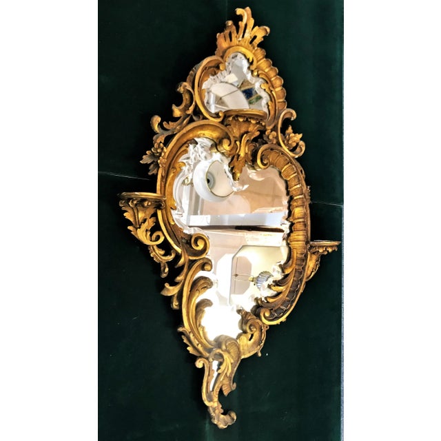 Traditional Early 19th Century Victorian Mirror With Elaborate Beveled Edge, Staggered Candle Shelves, and Gilt Wood Finish For Sale - Image 3 of 13