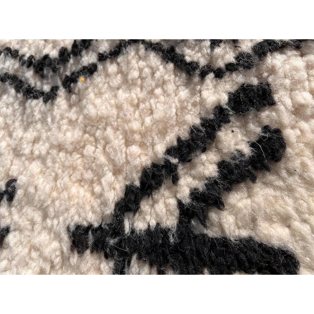 2020s Contemporary Black and White For Sale - Image 5 of 10