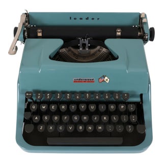 Refreshed Blue Underwood Leader Typewriter in Working Condition For Sale