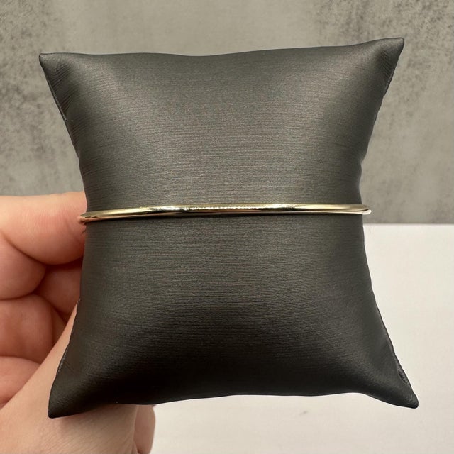 Contemporary Pearl and Diamond Cuff Bangle in 14kt Yellow Gold – 0.25ctw Diamonds, New For Sale - Image 3 of 4