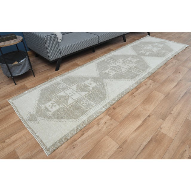 1970s Vintage Turkish Handmade Wool Cotton Beige Runner Rug For Sale In San Francisco - Image 6 of 10