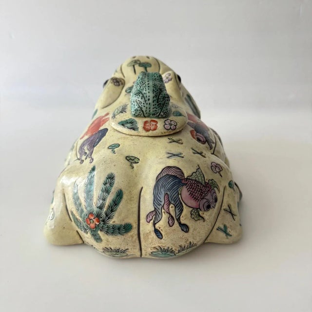 1970s Mid Century Chinese Ceramic Frog Lidded Box For Sale In San Antonio - Image 6 of 10