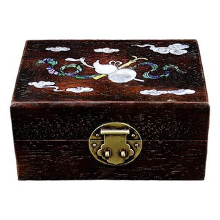 1980s Hardwood Jewelry Box With Mother of Pearl Inlay & Brass Lock, Chinoiserie Keepsake Box For Sale