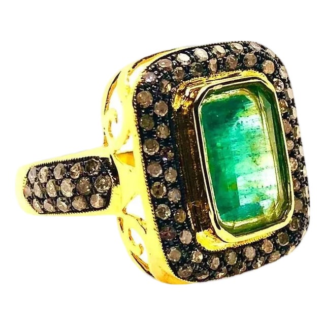 Bochic “Capri” Vintage Natural Diamond & Emerald Vintage Retro Ring Set In 18K For Sale