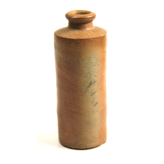 This bottle was excavated on a construction site in New York in the 1970's. Antique clay bottle in excellent condition....