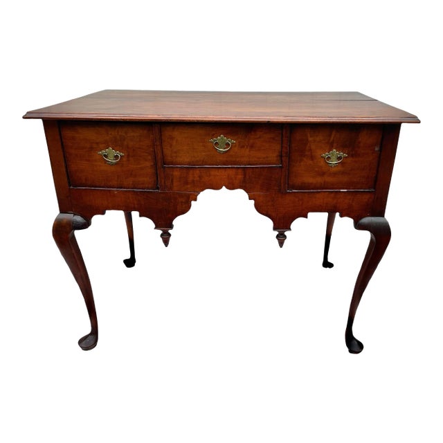 18th Century Massachusetts Queen Ann Dressing Table For Sale