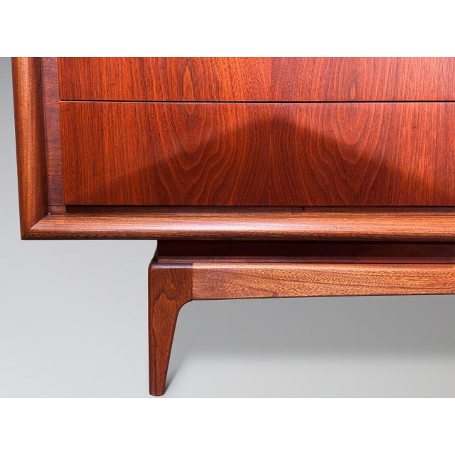 Restored United Diamond Front Dresser Nine Drawer Walnut Lowboy For Sale - Image 10 of 10