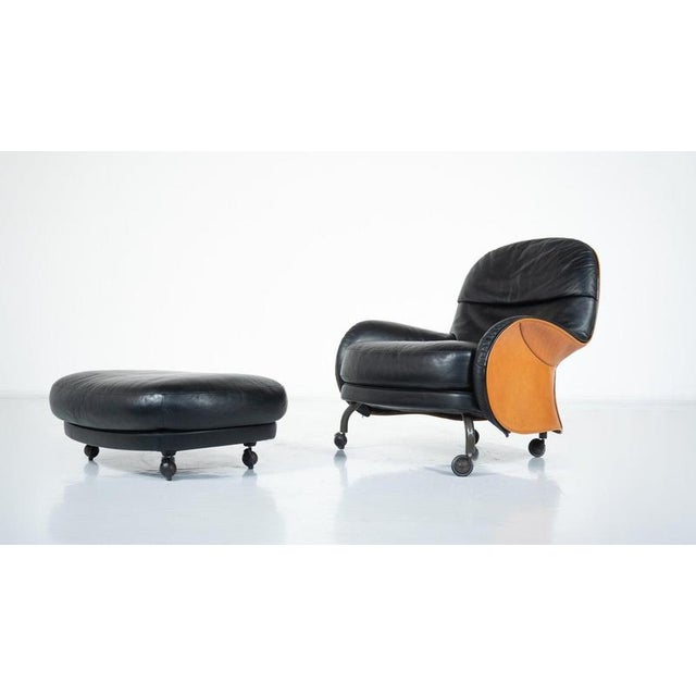 Black Set of Louisiana Lounge Chair and Ottoman by Vico Magistretti for De Padova For Sale - Image 8 of 11