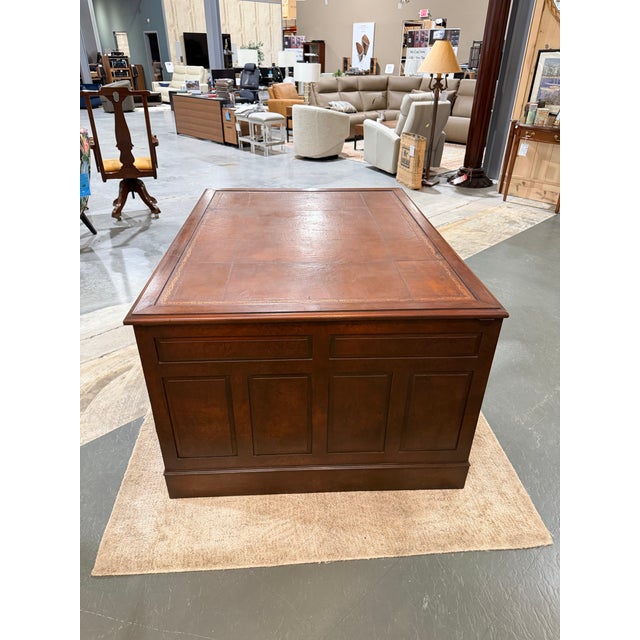 Traditional Antique English Georgian Mahogany Partners Desk With Tan Leather Inlaid Top and Brass Hardware For Sale - Image 3 of 9