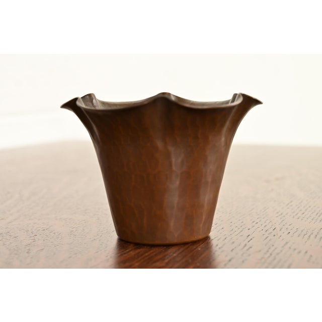 Art Deco Roycroft Arts & Crafts Hammered Copper Vase With Scalloped Edge, Circa 1920s For Sale - Image 3 of 9