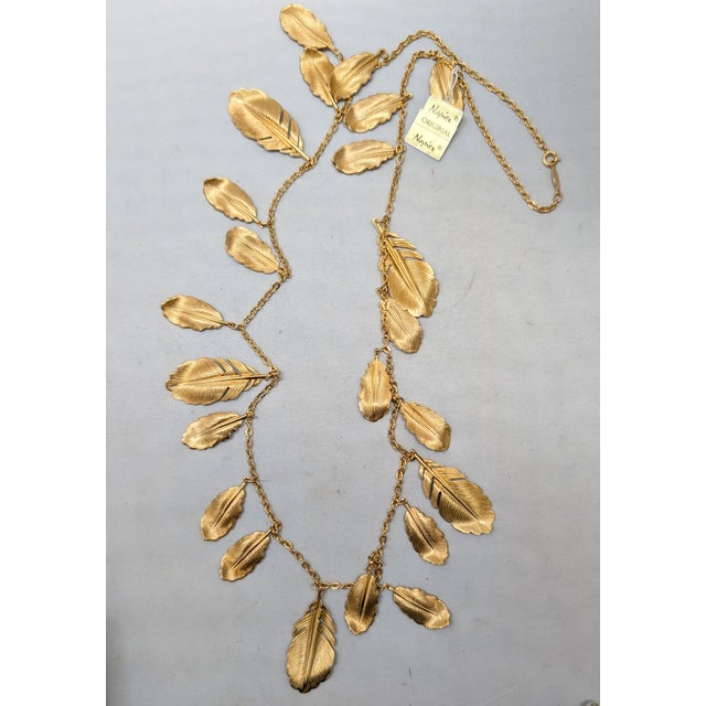 Vintage 1982 Signed Napier Goldtone Feather Charm Necklace For Sale - Image 9 of 14