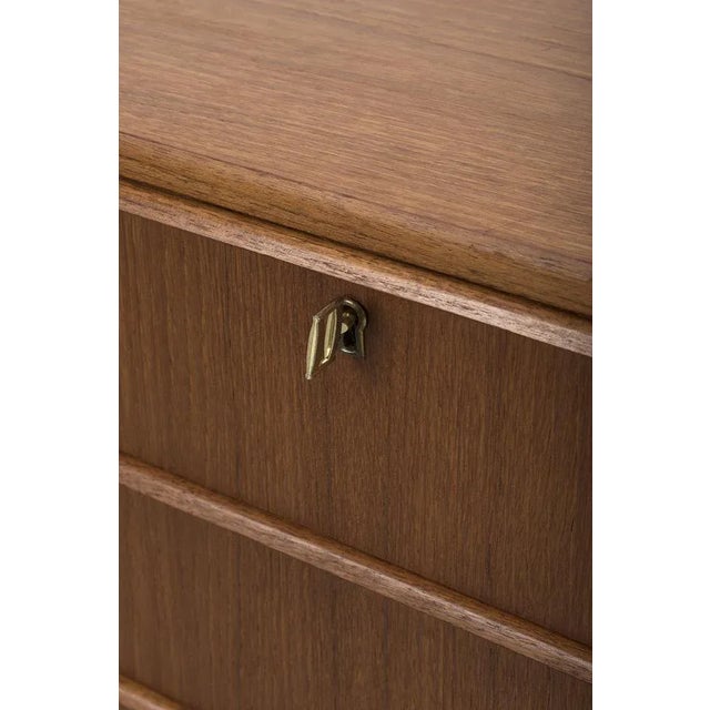 Wood Vintage Chest of Drawers in Teak For Sale - Image 7 of 10